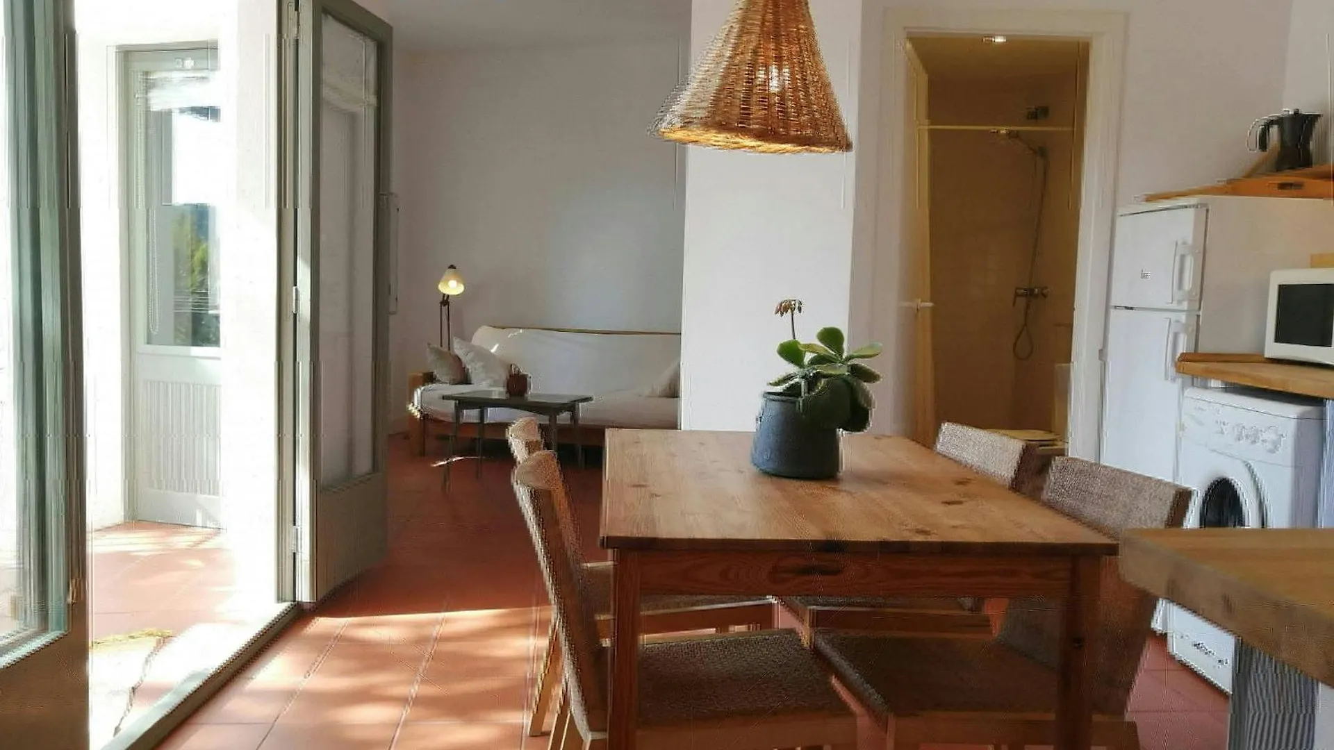 T4 - Beachside Escape With Unbeatable Views Tamariu Apartment